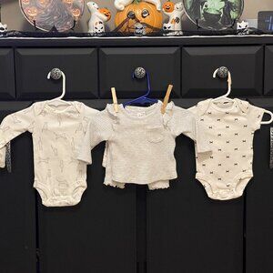 Set of 4 Baby Size Newborn Carter's Pieces